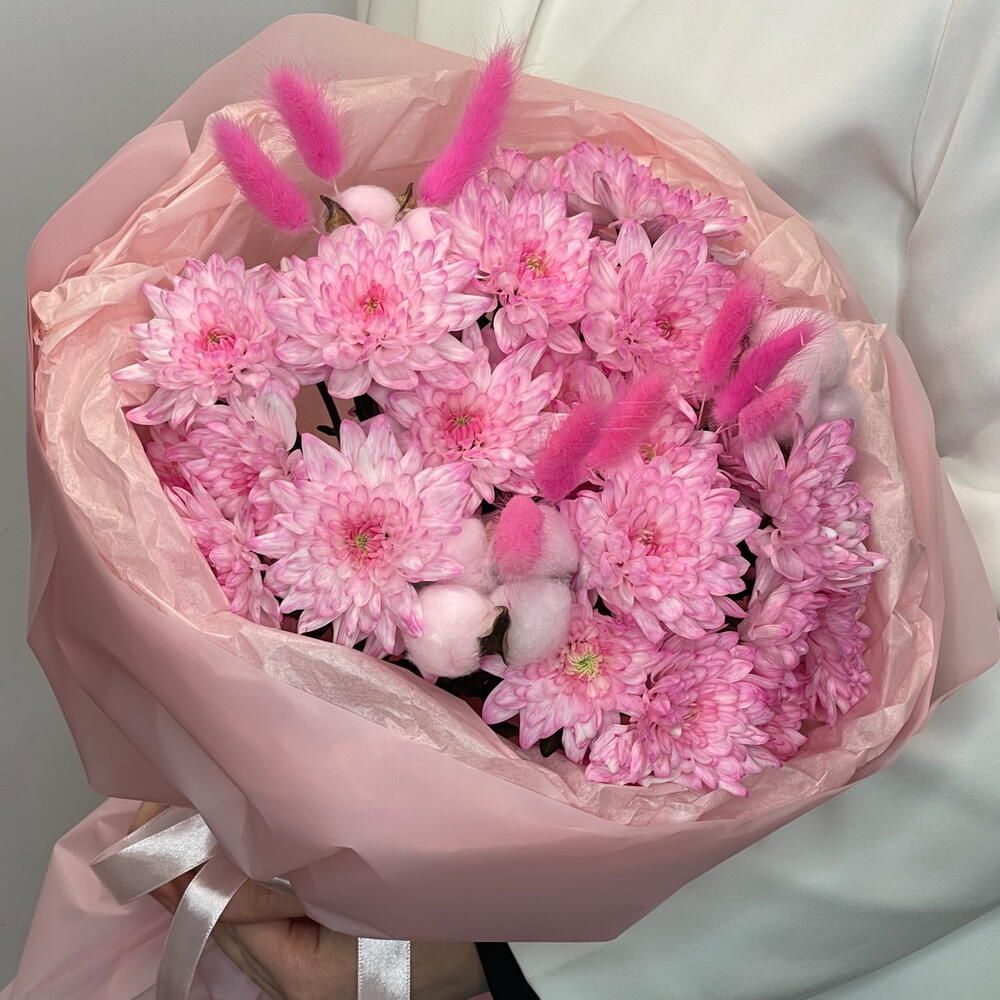 Розовая 💕 хризантема  с лагурусом и хлопком в упаковке
