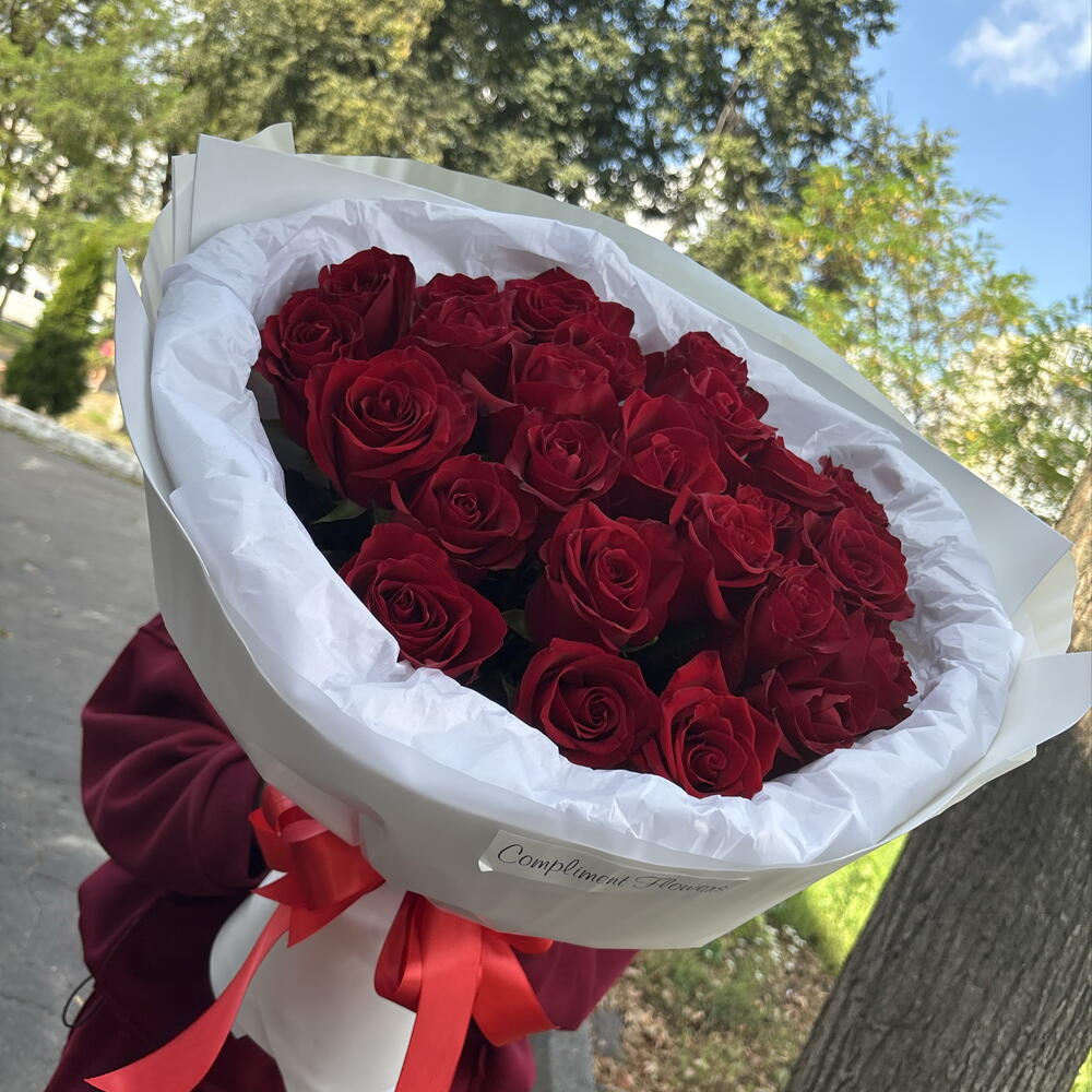 Букет красных премиальных роз