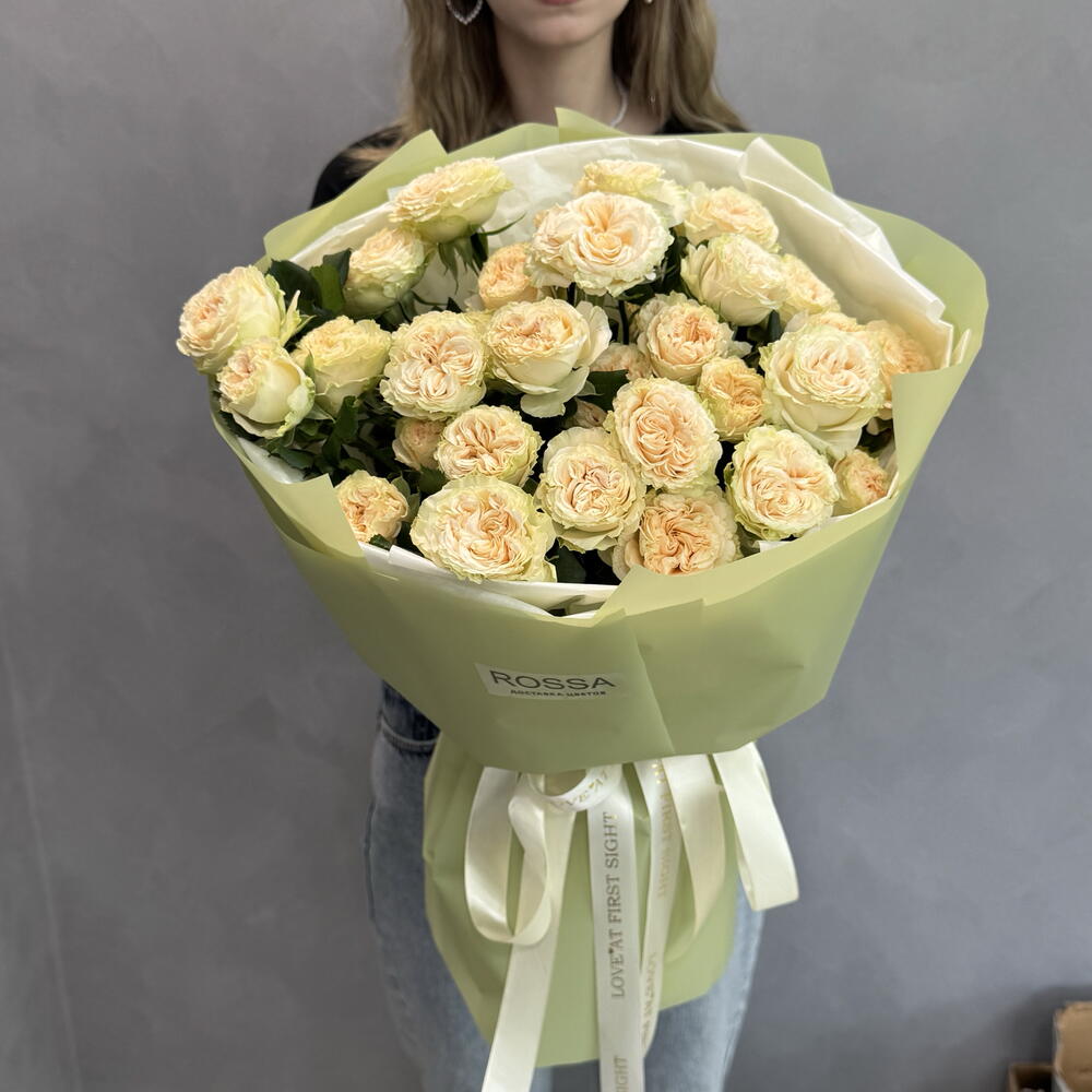 Букет из кустовой розы summer rose