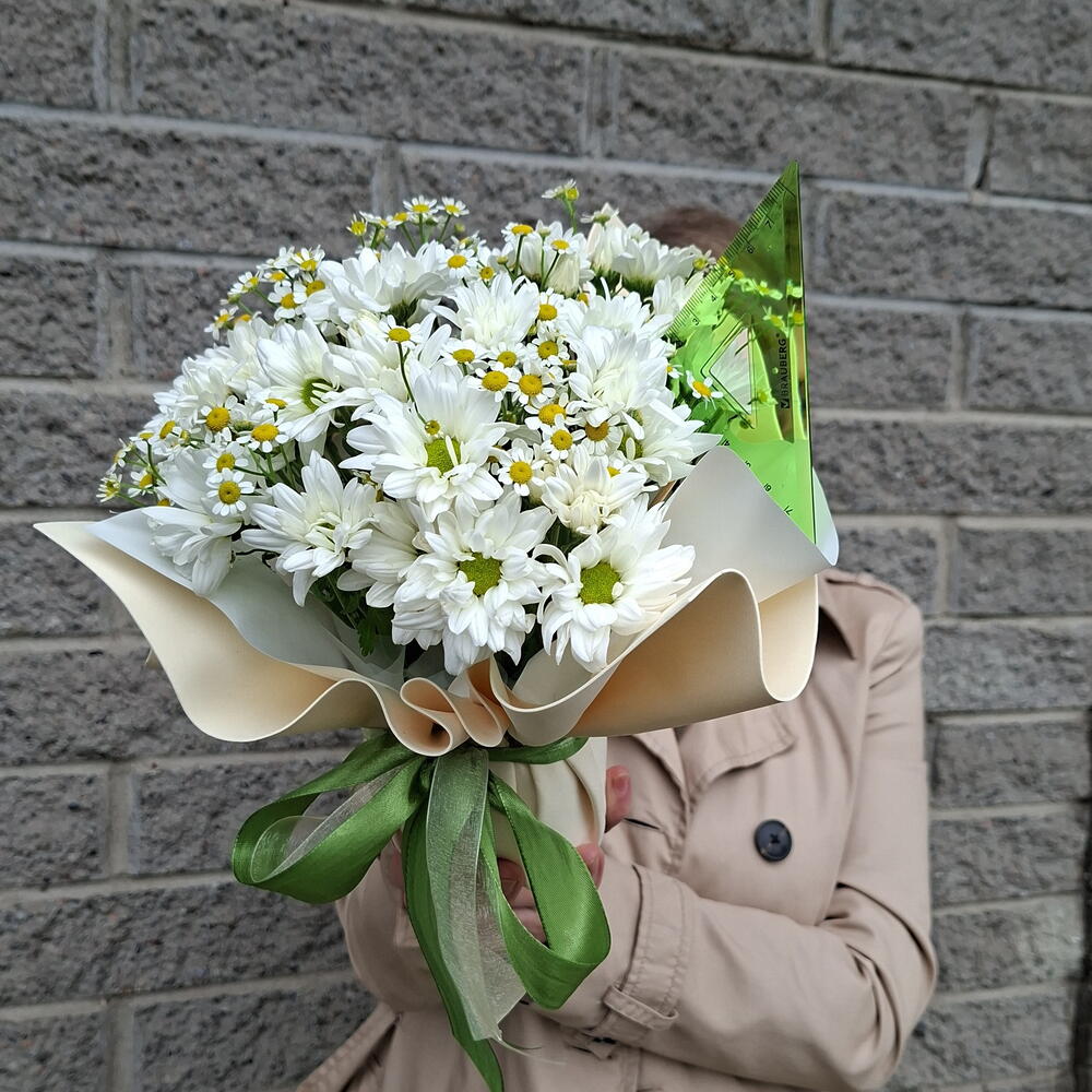 Композиция из ромашек