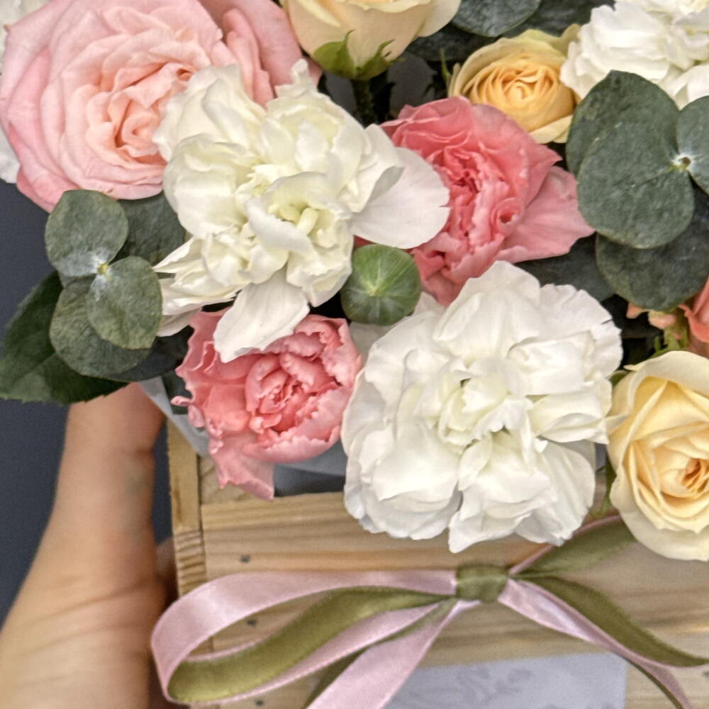Цветочная композиция в деревянном ящике 🌸💗 FlowaLova