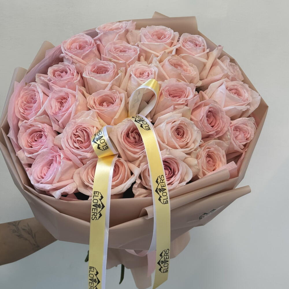 Mono bouquet for beloved O hara