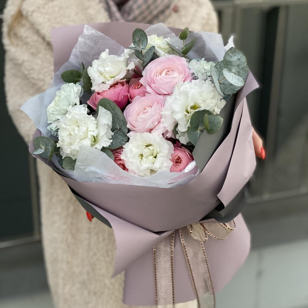 Bouquet of ranunculus, eustoma and peony rose Swan Lake