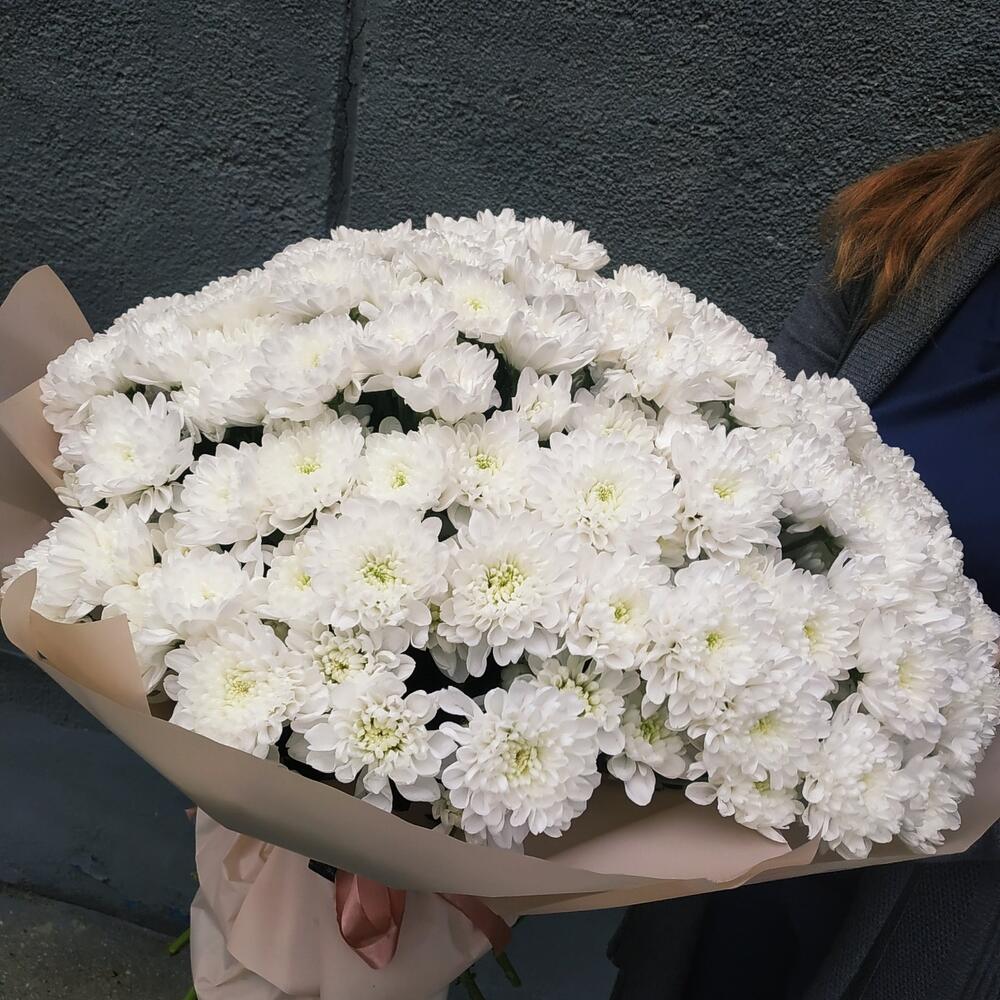 Букет из 31 хризантемы в упаковке