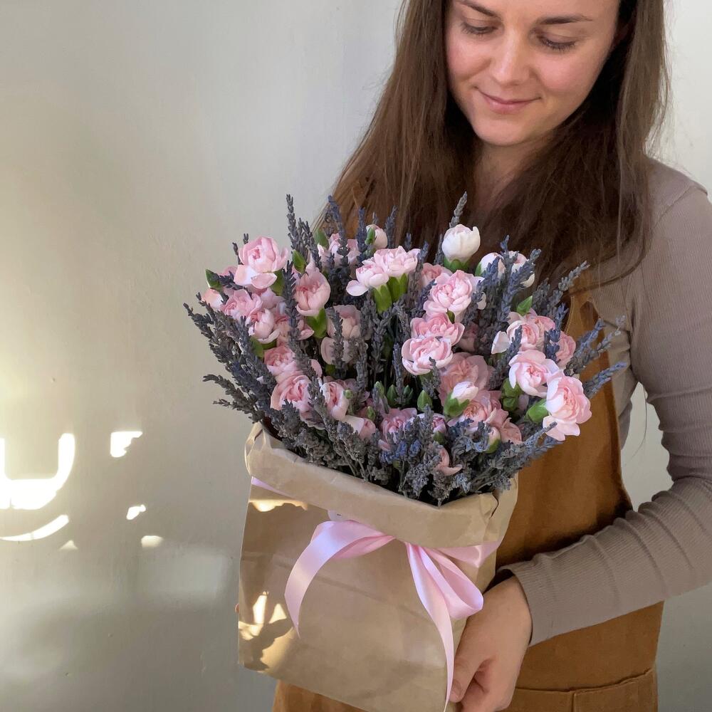 Гвоздика с лавандой в крафт пакете