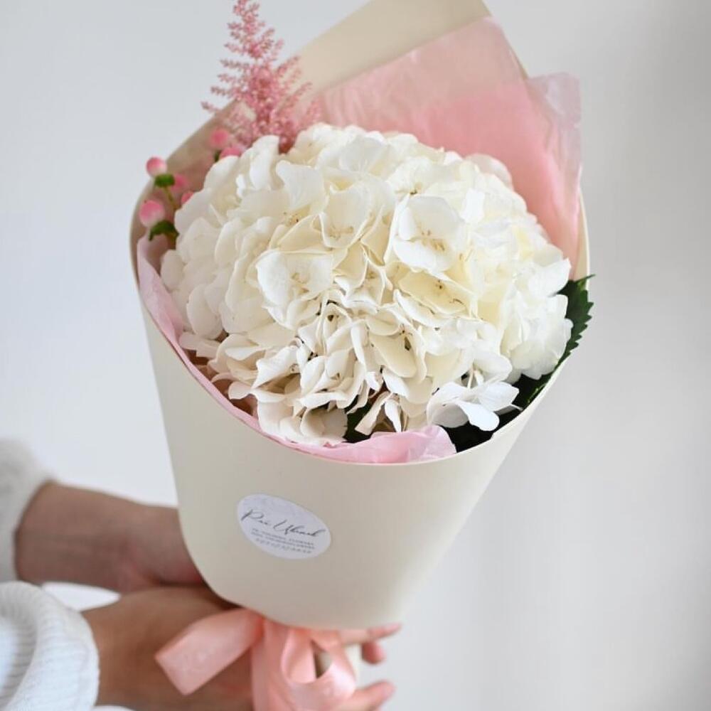 Peacefully, Flowers & Gifts Dubai, buy at a price of 49 AED, Mono