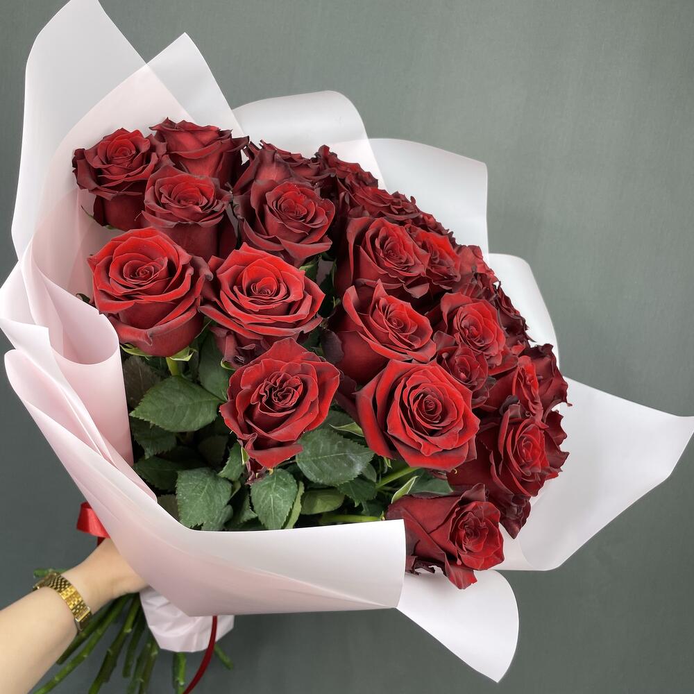 Букет бордовых роз 25 шт