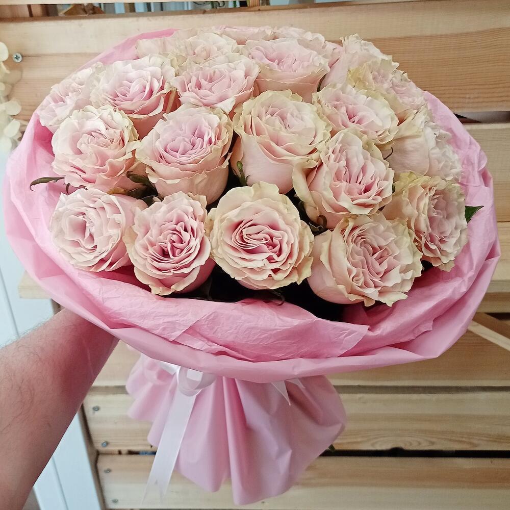 Ароматная роза Pink