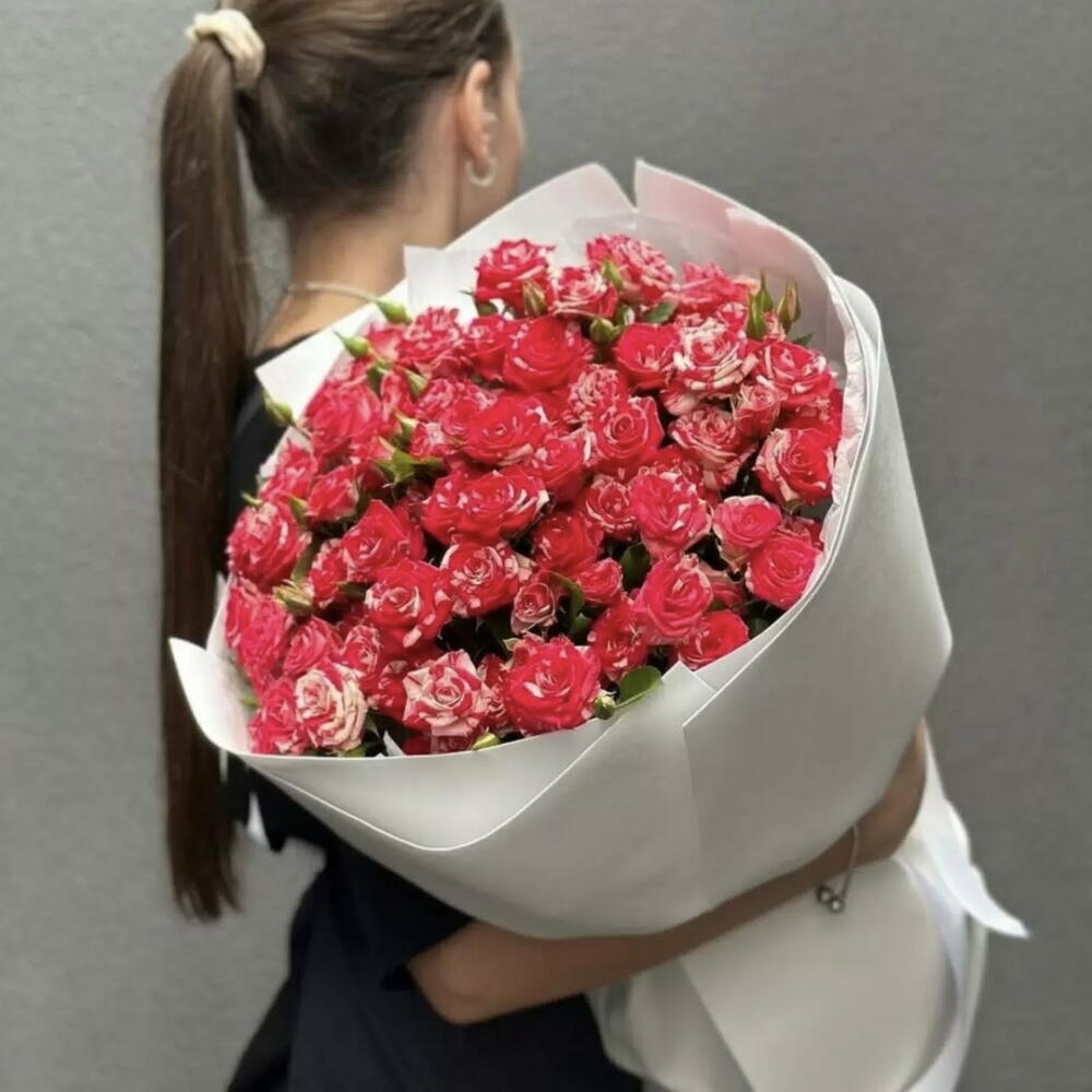 Для любимой из кустовых роз