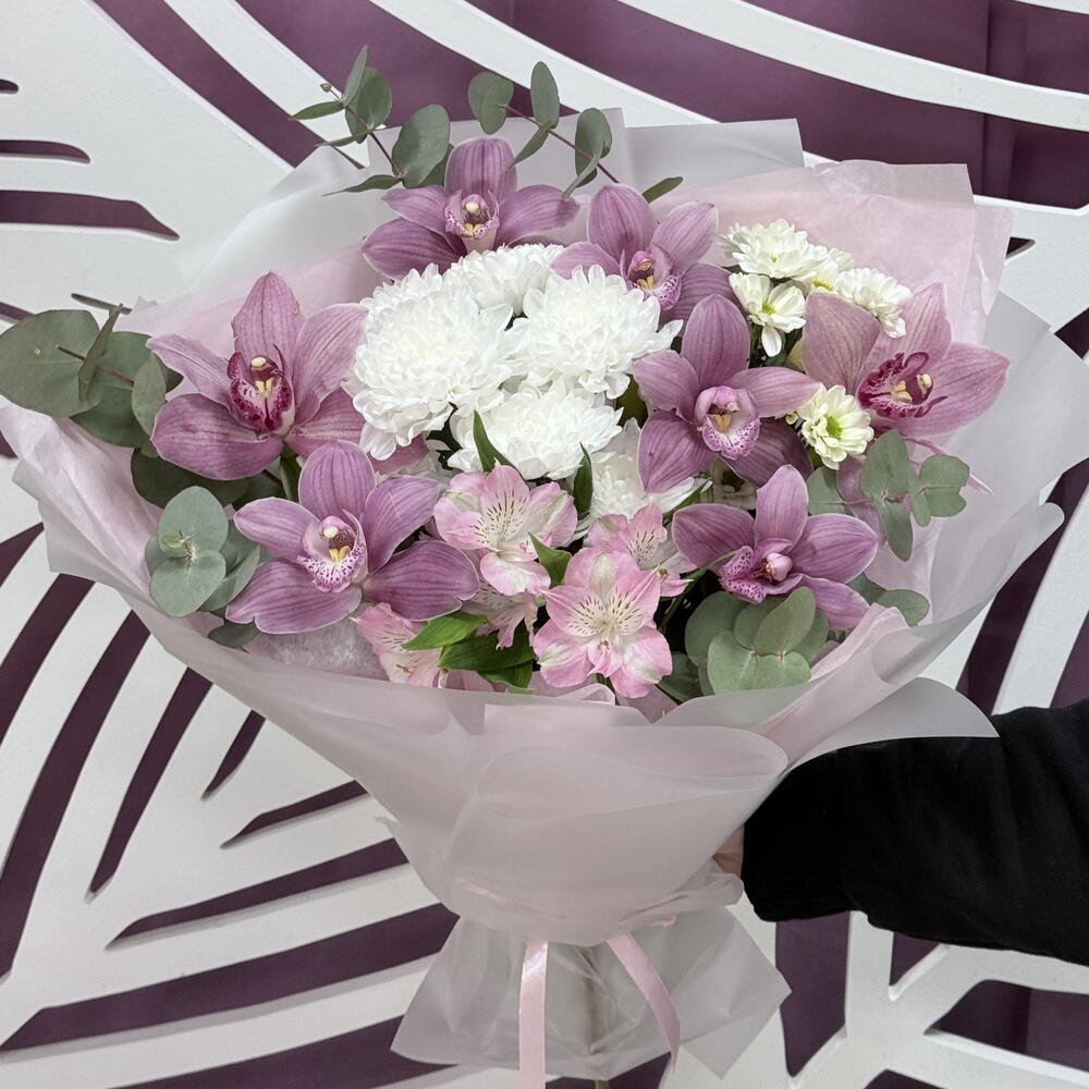 Букет «Локо» альстромерия,орхидея и кустовая хризантема,сантини🌸