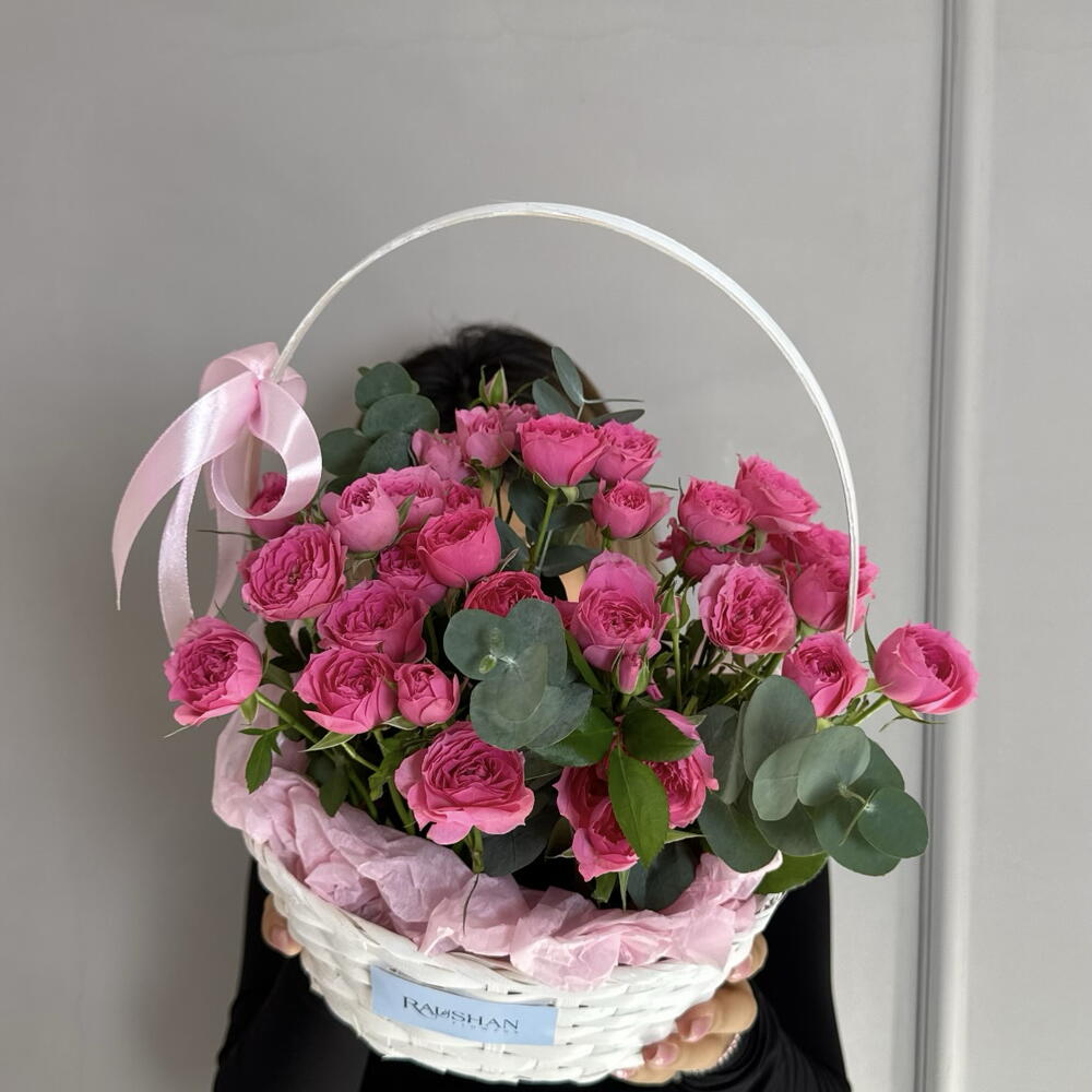 Корзина кустовых роз