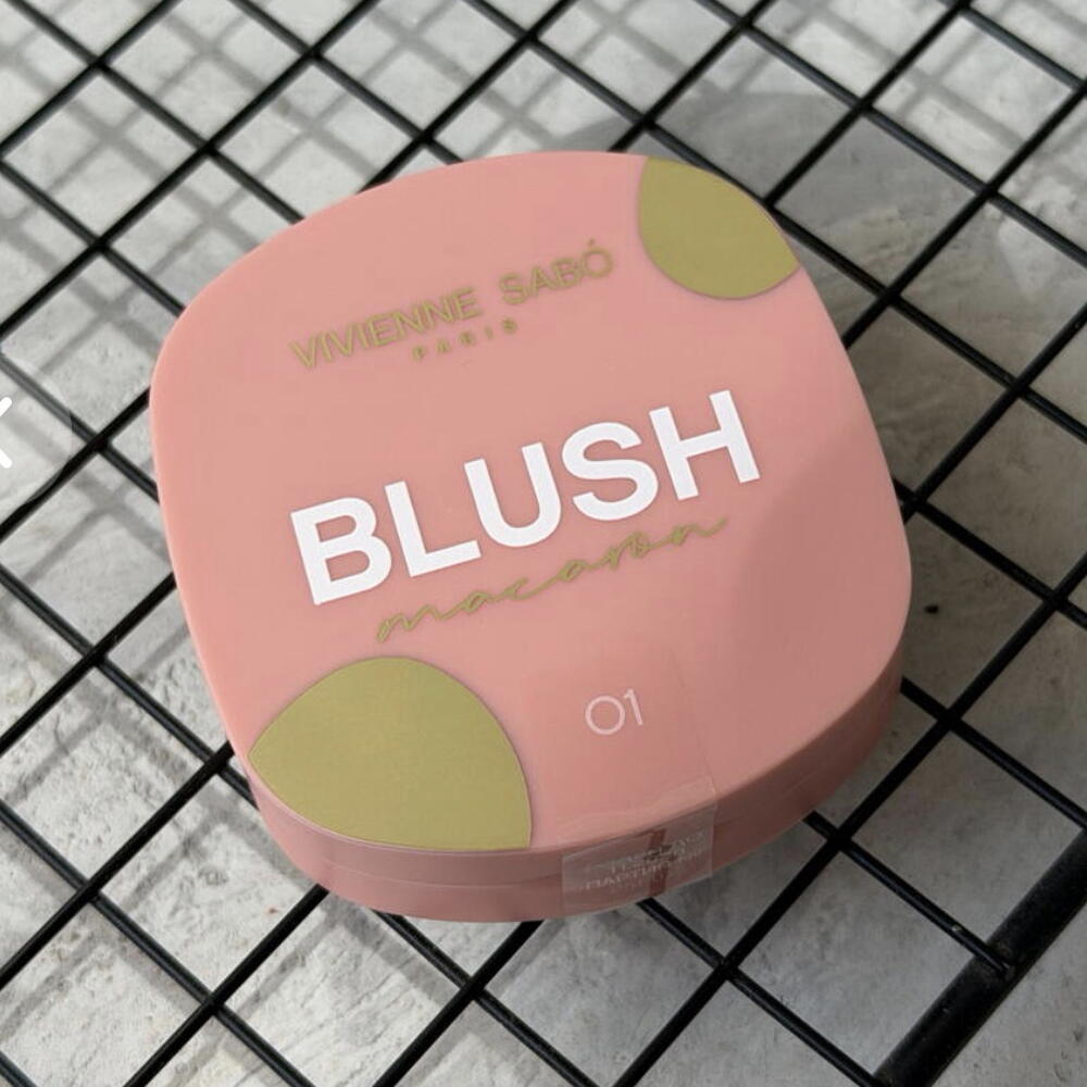 Бенто торт девушке Happy birthday розовый + подарок от Vivienne Sabo — румяна MACARON