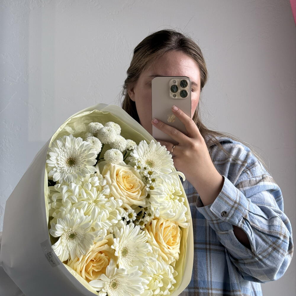 Букет сборный (бигуди,розы,гербера)