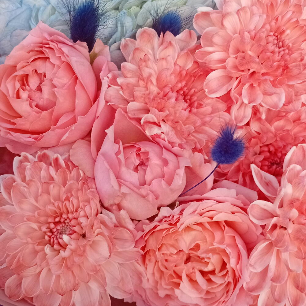 Букет  с синими розами