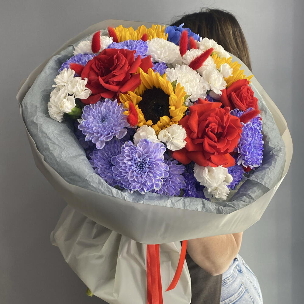 Букет дофаминовый 🩷💜💙 синяя гортензия 🌸 алая французская Роза 🥐🥐🥐 яркие подсолнухи 🌻🌻🌻
