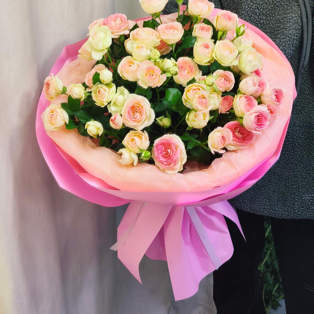 Bouquet of spray roses