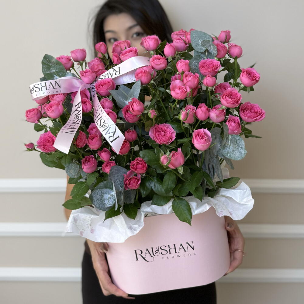Spray roses in a trendy box S
