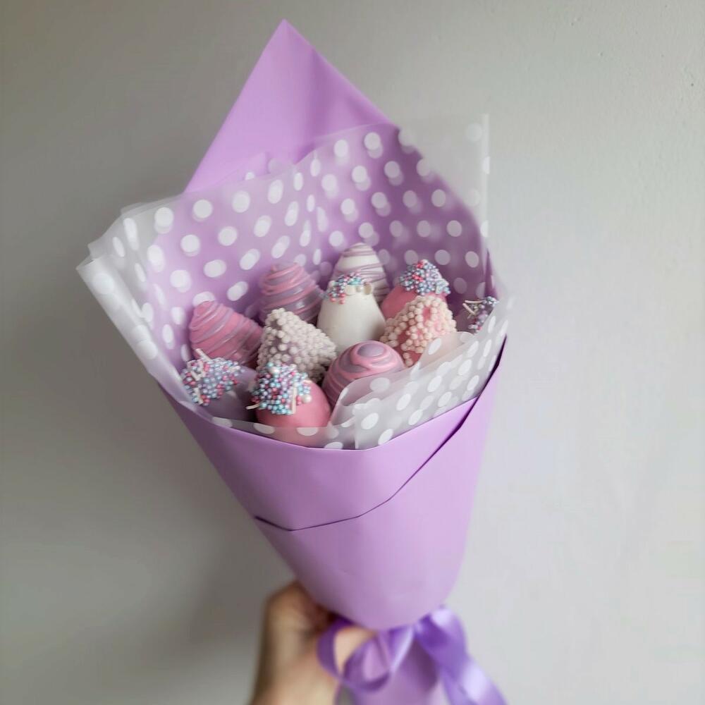 Strawberry bouquet "Lilu"