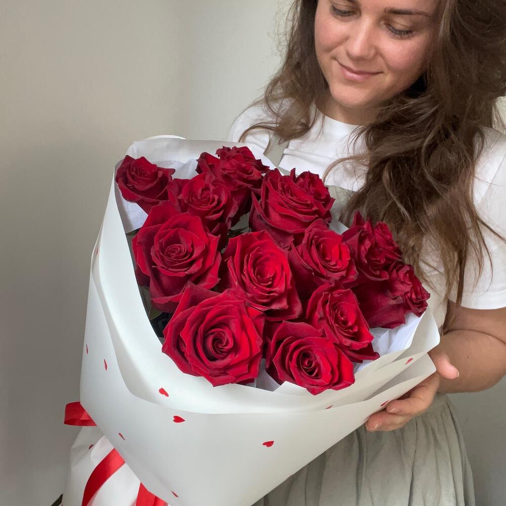 15 красных роз