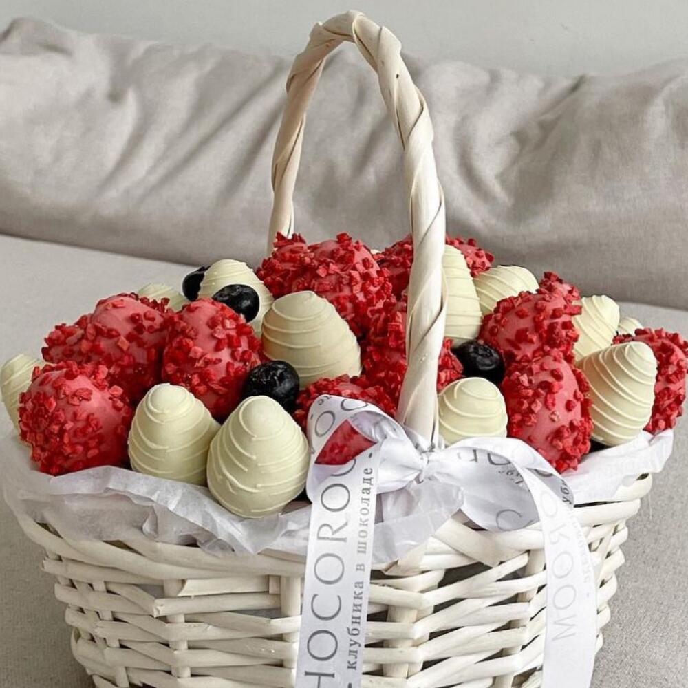 Корзина из клубники