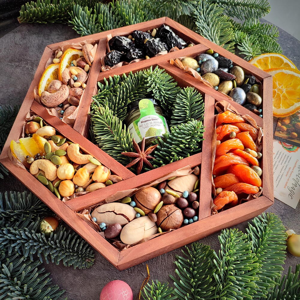 Уникальный подарок из орехов и сухофруктов