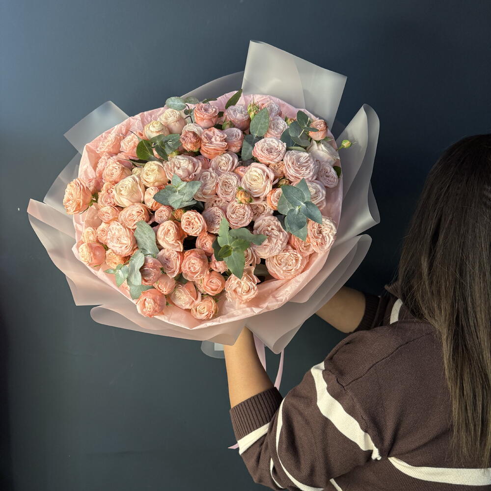Моно букет 💐 «Мадам» из пион роз с ароматным эвкалиптом 🍀