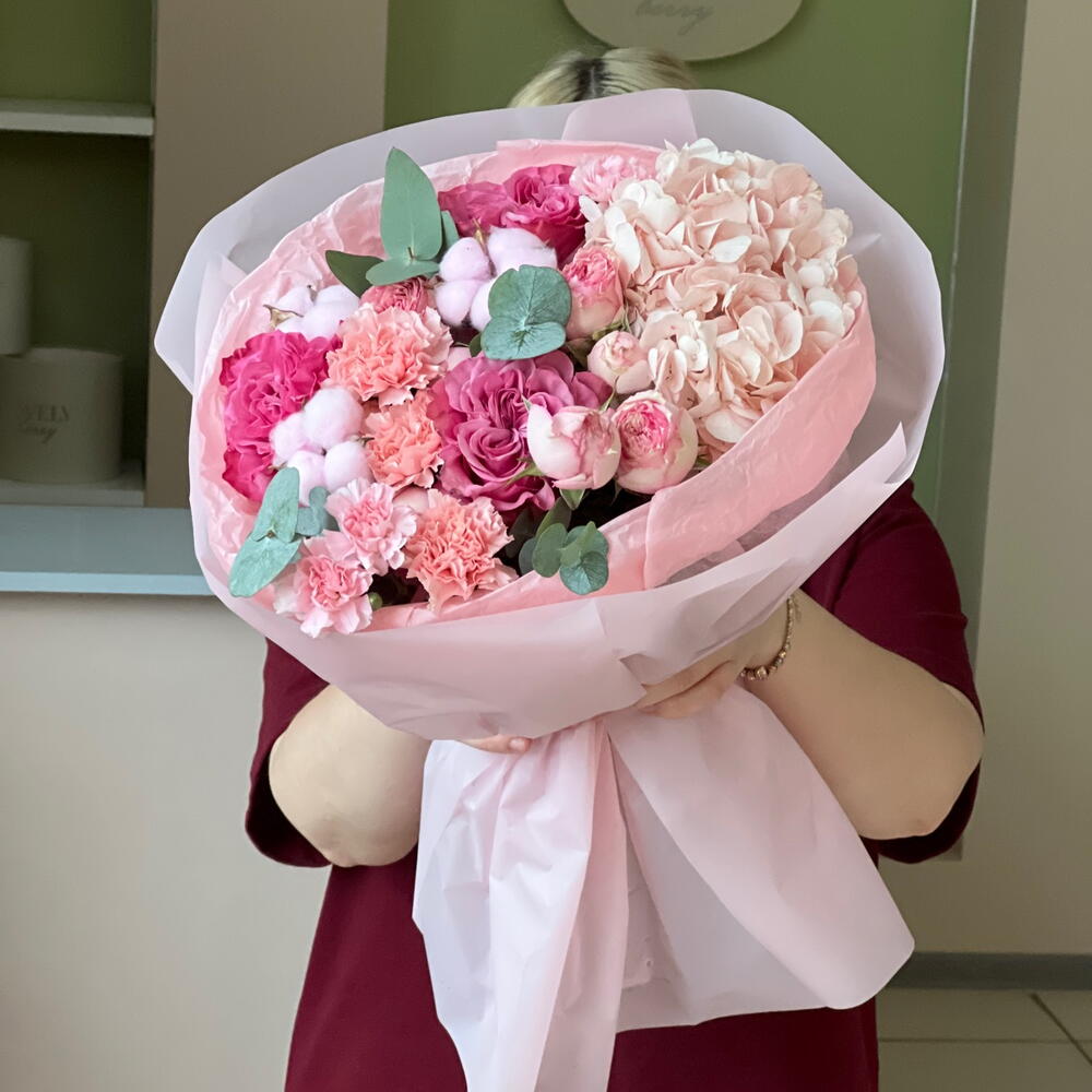 Букет с пион.розами и гвоздиками