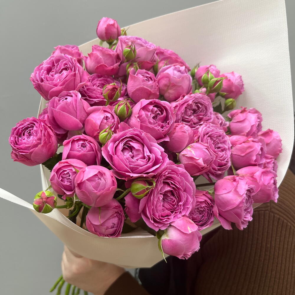 Охапка из 9 кустовых пионовидных Мисти Бабблс