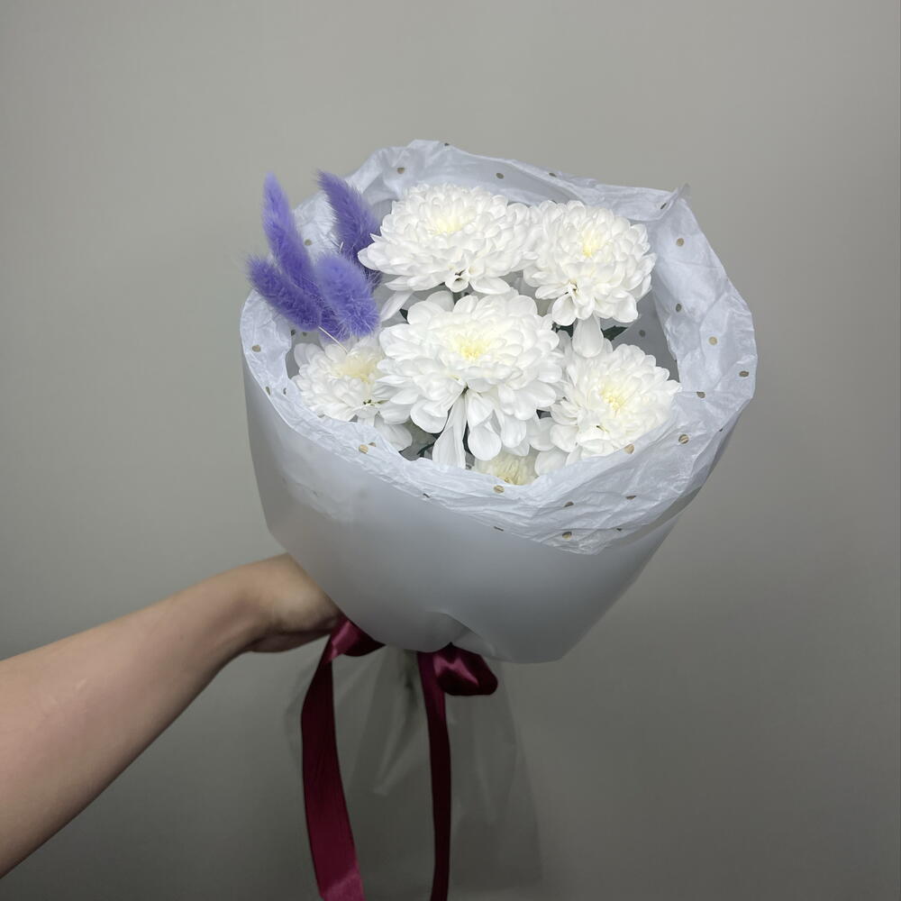 Букет - комплимент с фиолетовым акцентом