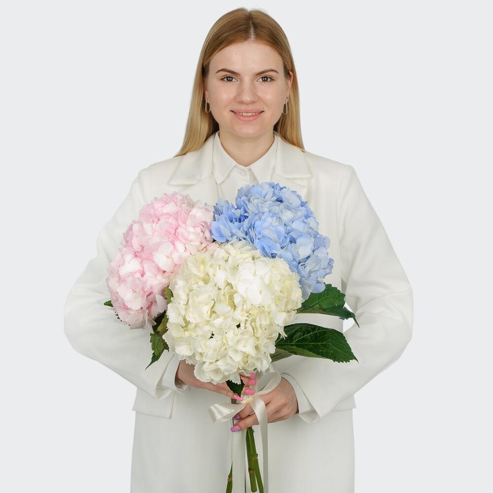 Букет из 3 гортензий
