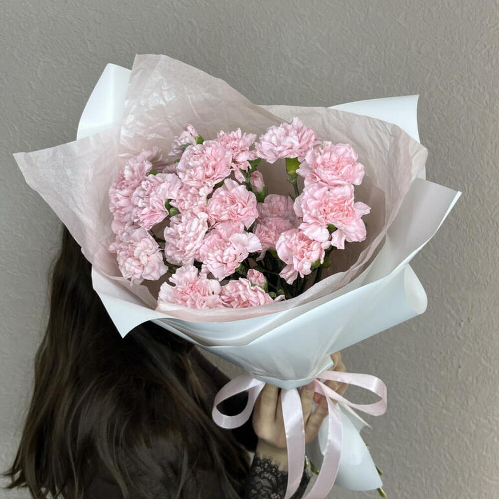 Изящный букет из 15 кустовых диантусов 💕