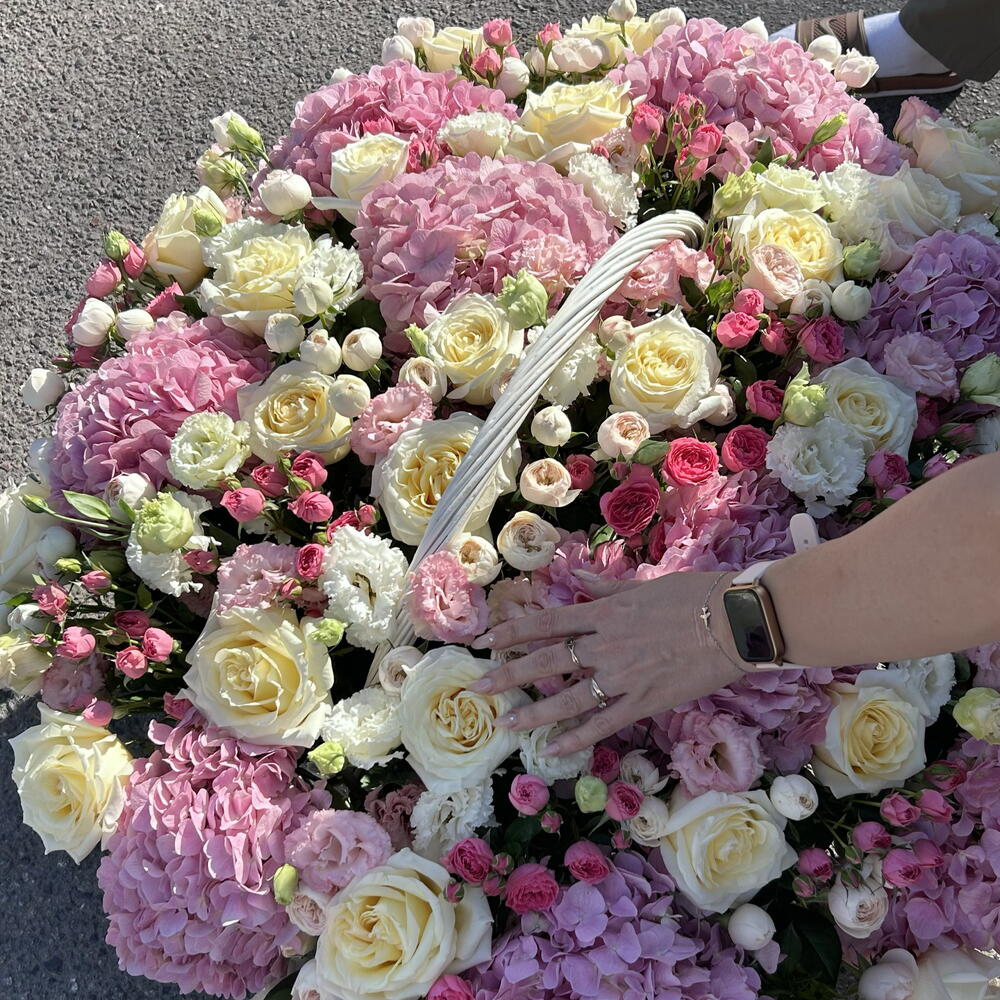 Stunning basket