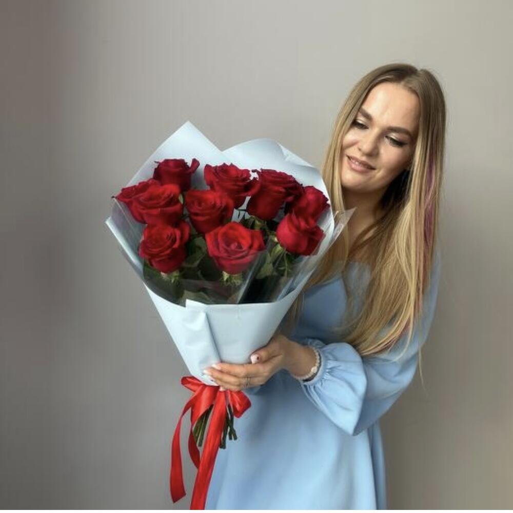Red hollan roses buket