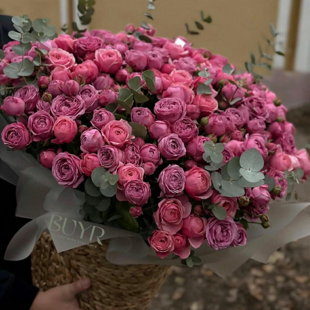 Корзина роскошных кустовых роз Misty Bubbles   Silva Pink