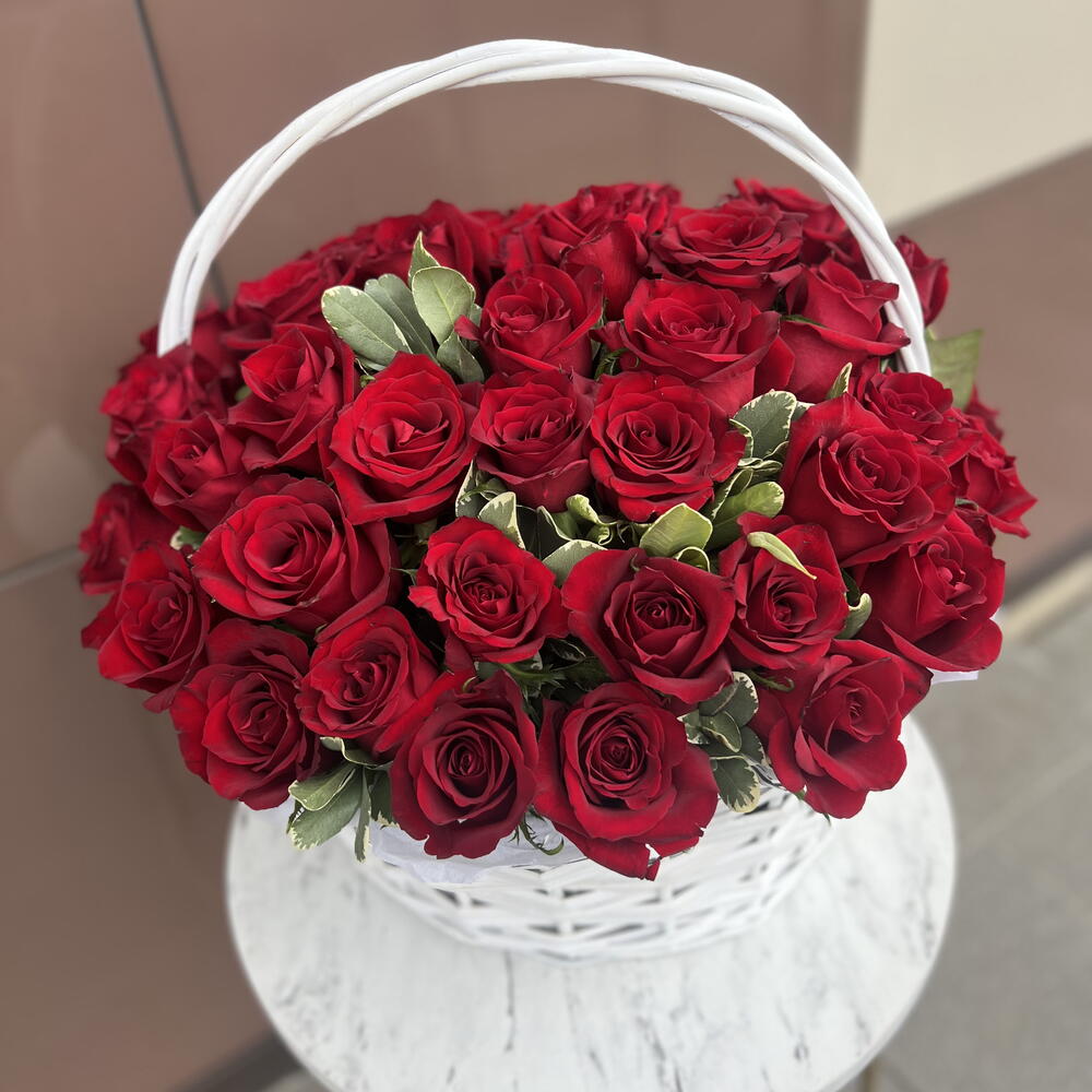 Корзина из 51 розы