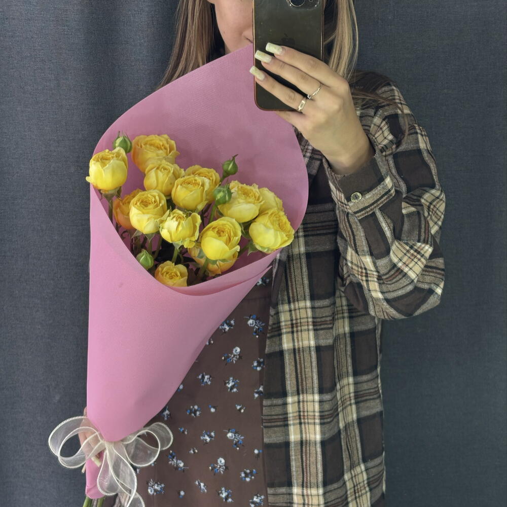 Конвертик мини с желтой кустовой розой яркое солнышко 💛💛💛