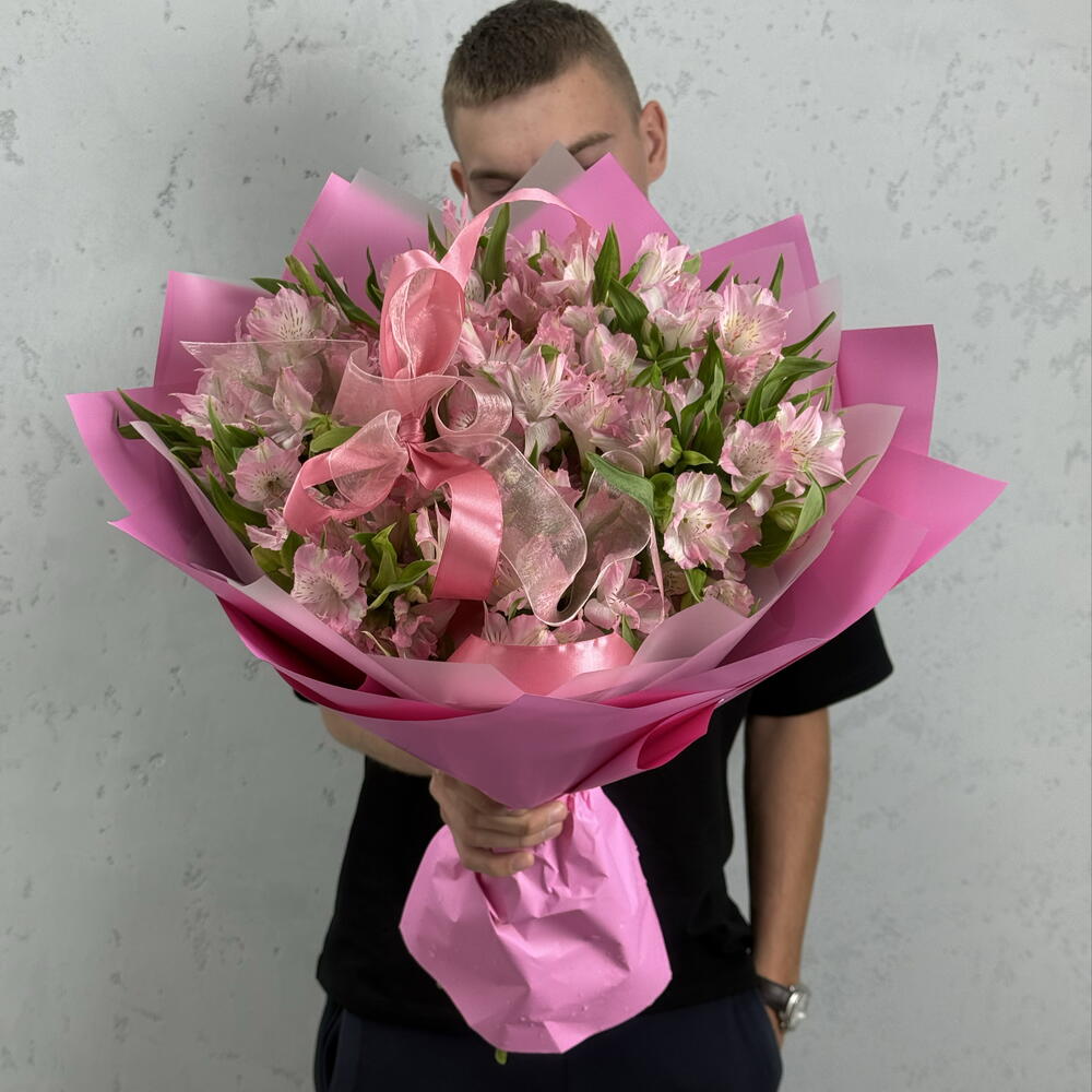 15 розовых альстромерий
