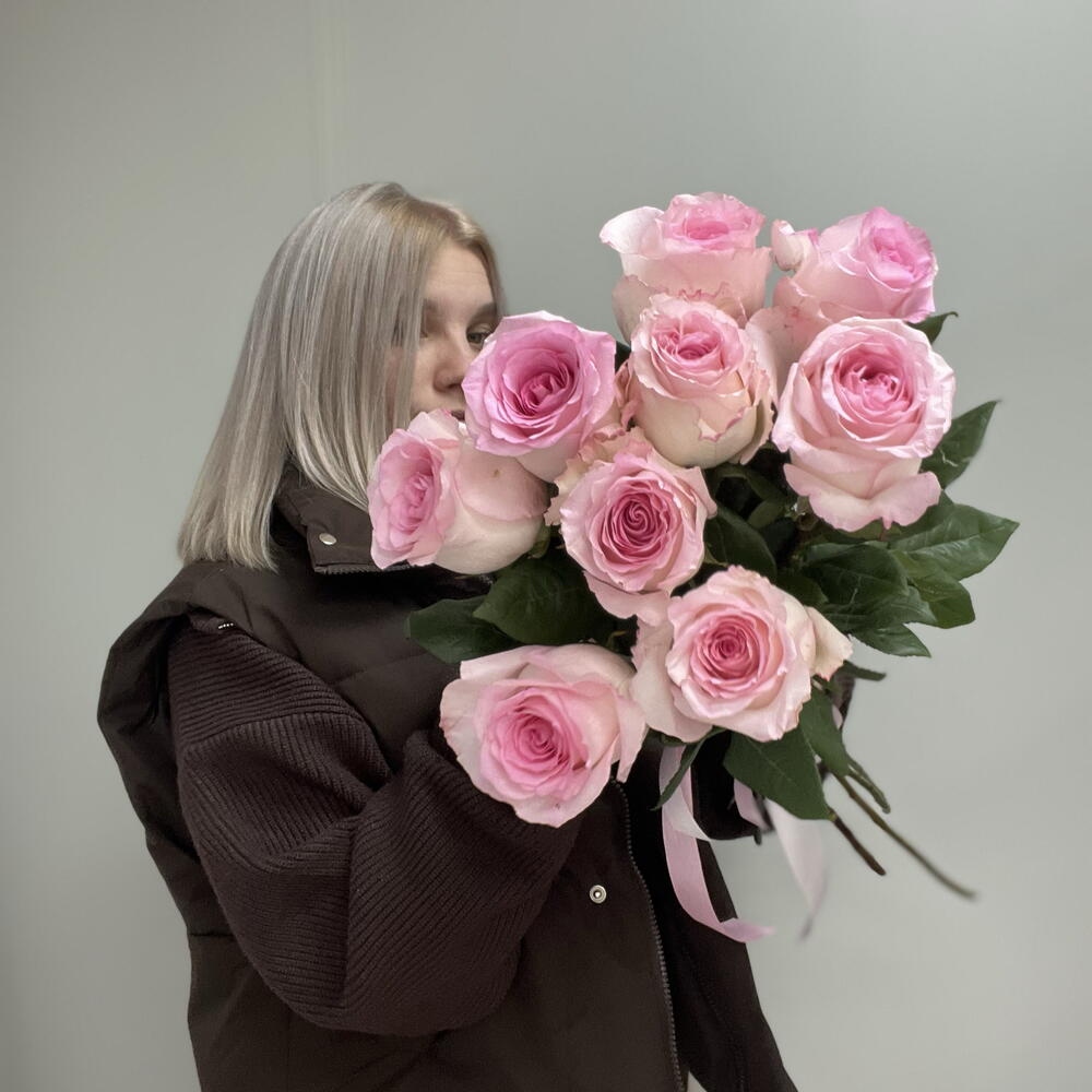 9 эквадорских роз