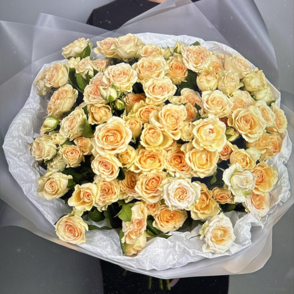 Букет из нежных кустовых роз (49-0513)