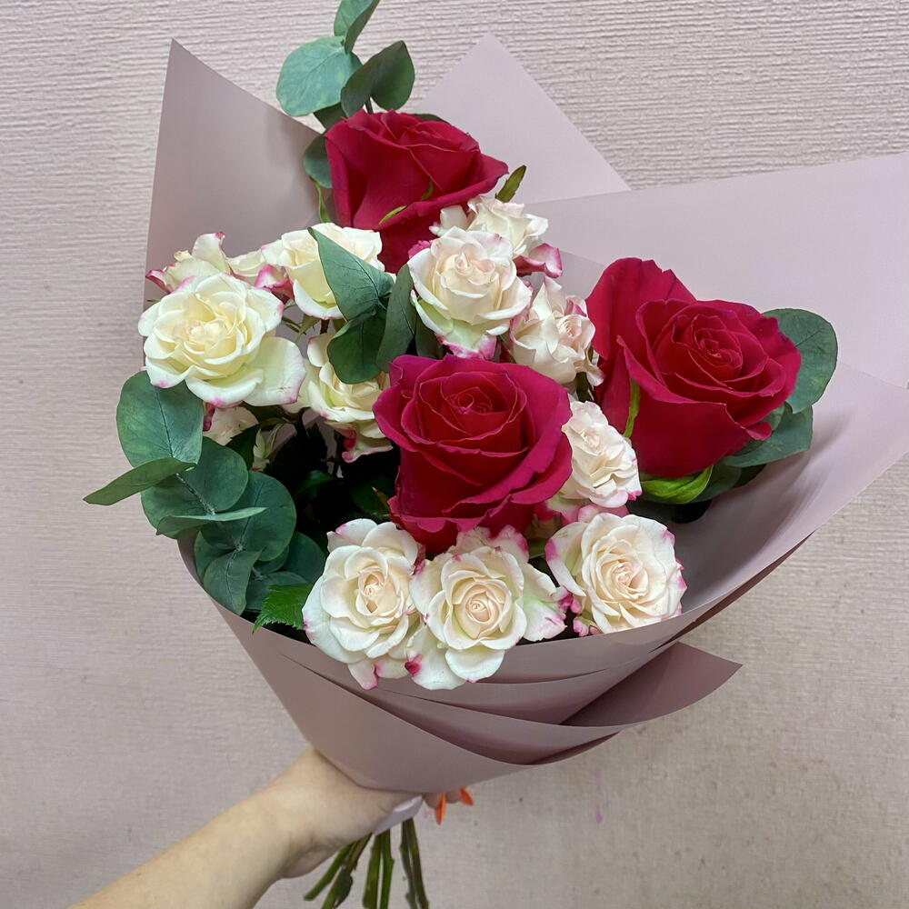 Ramo de Rosas con eucalipto