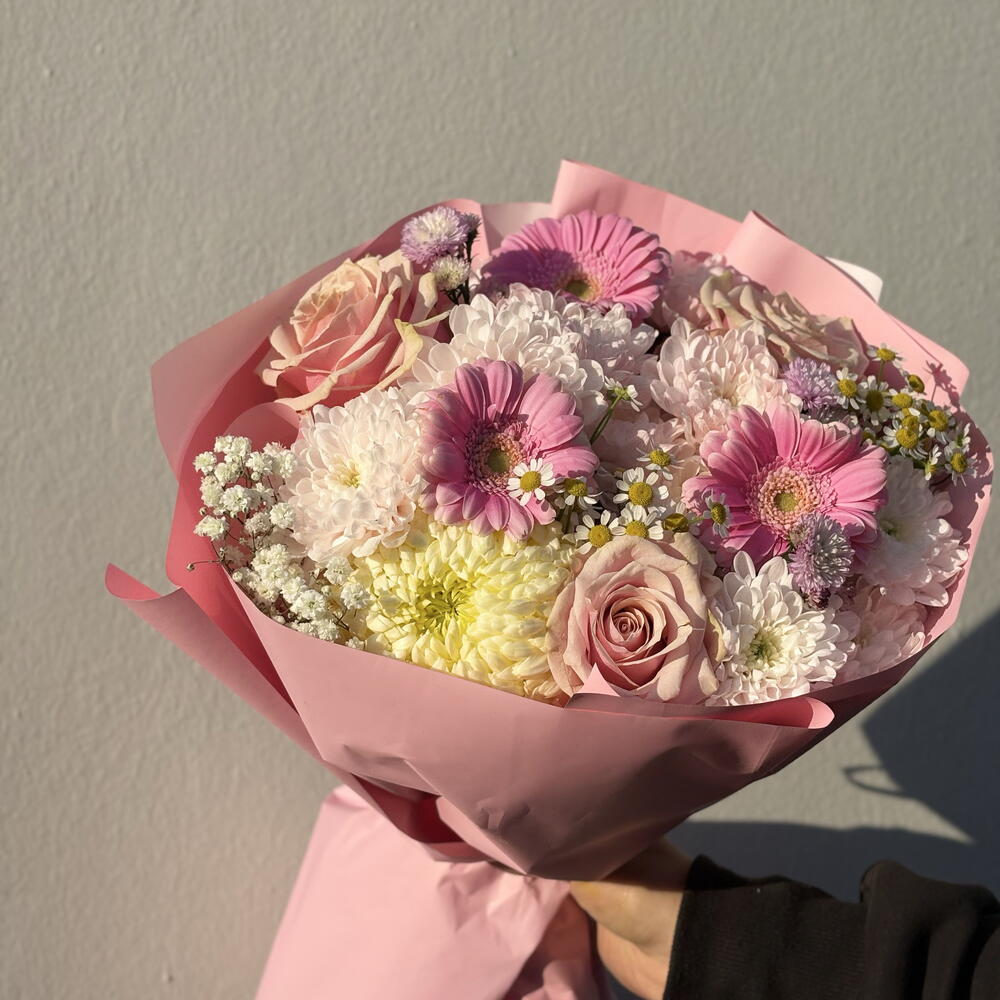 Букет из нежной герберы  и стильной ромашки 🌸