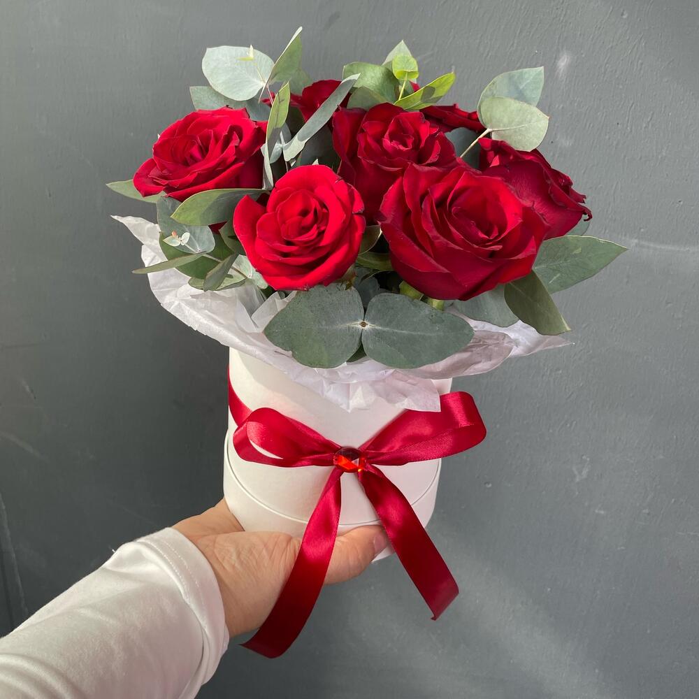 Акция!! Бордовые розы в шляпной коробке. Супер акция