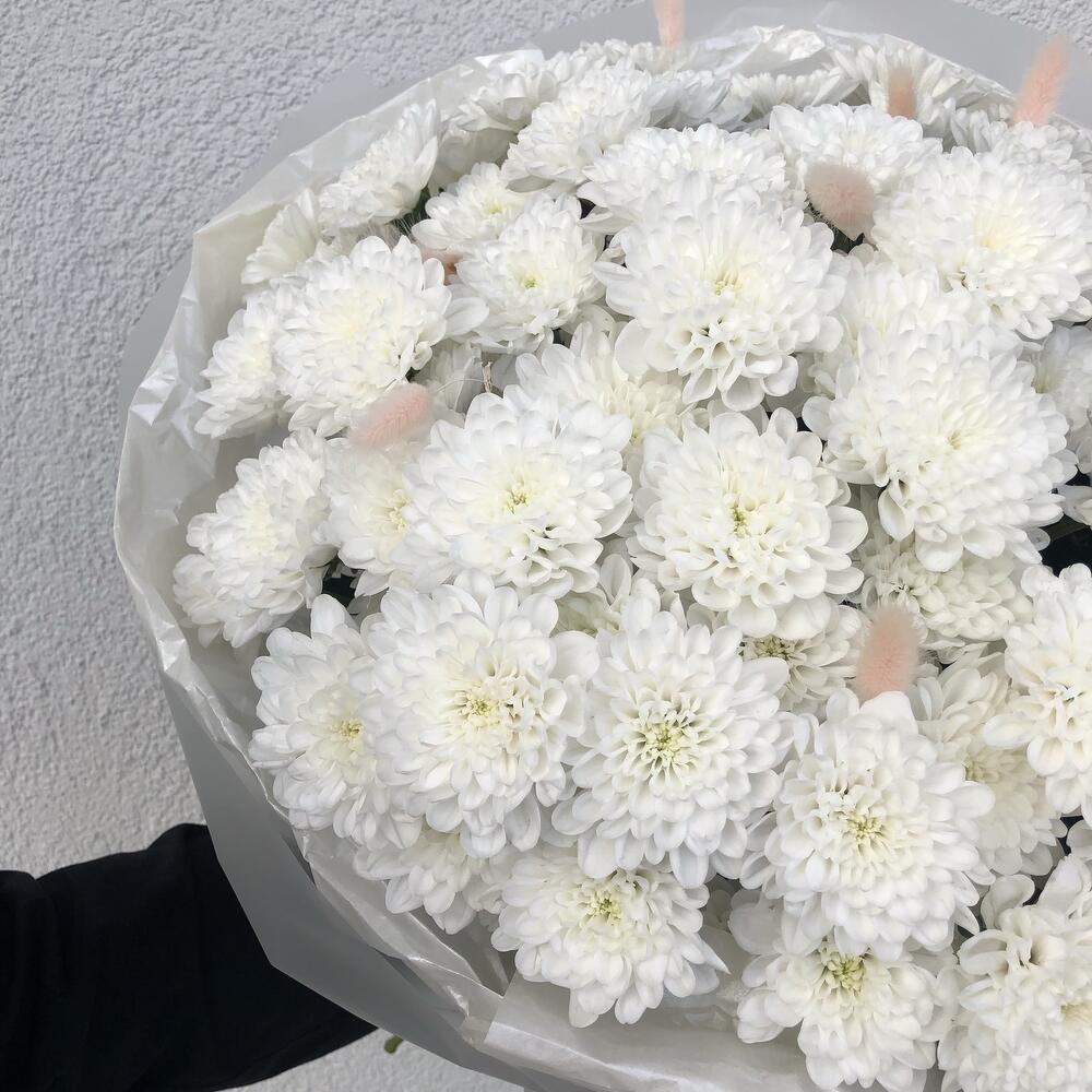 🧁TOP букет «Bloom Room» из кустовых белых хризантем в стильном оформлении 👍