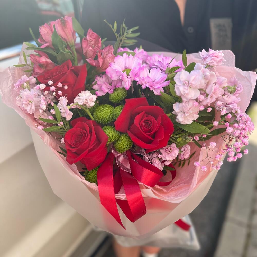 Роза красная с кустовой розой 🌹