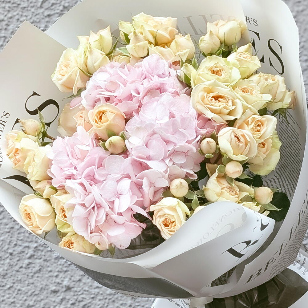 Spray rose and pink hydrangea
