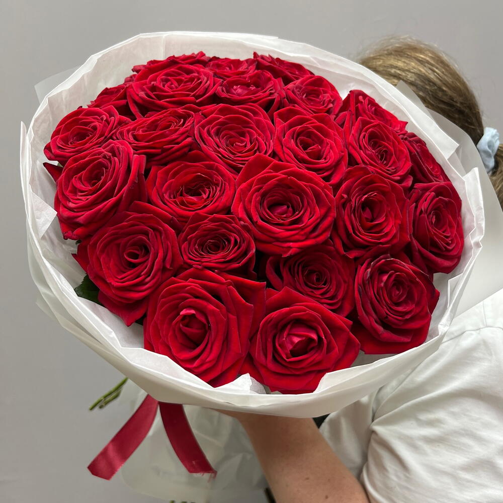 Моно букет из 25 бордовых роз ♥️