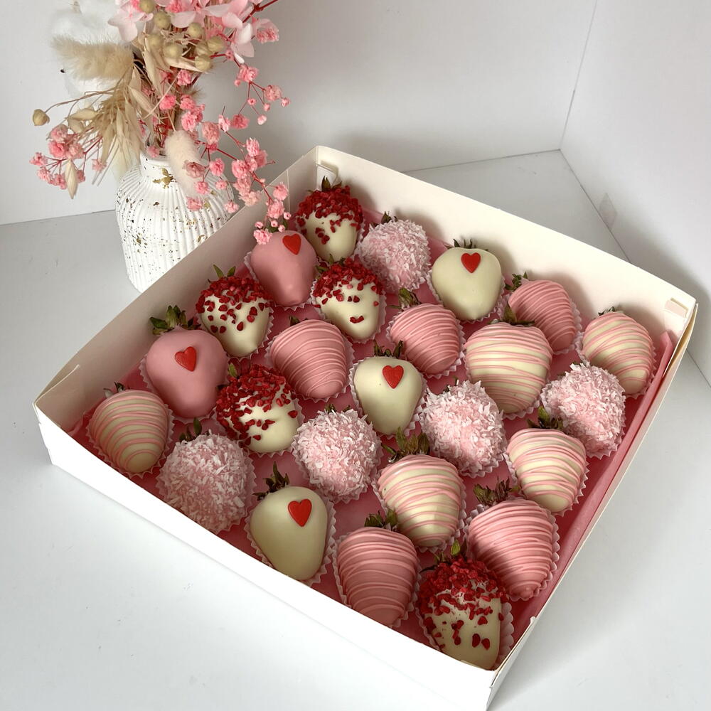 Клубника в шоколаде 25 шт Love pink