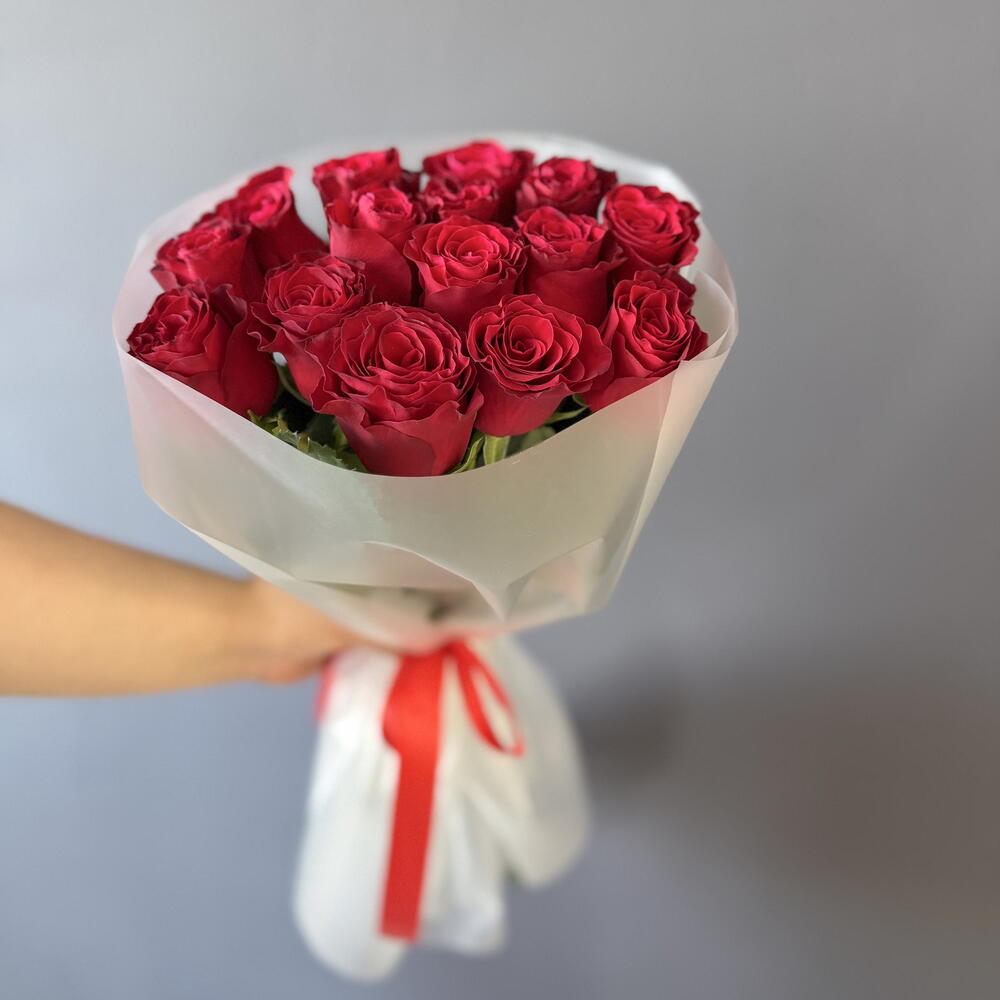 Букет из 15 роз «Rhodos» 60см