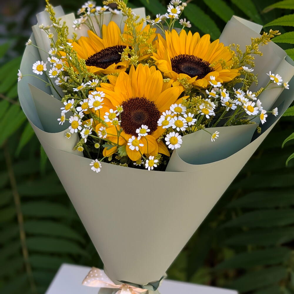 🌻 Букет подсолнухов и ромашек — яркий подарок с солнечным настроением