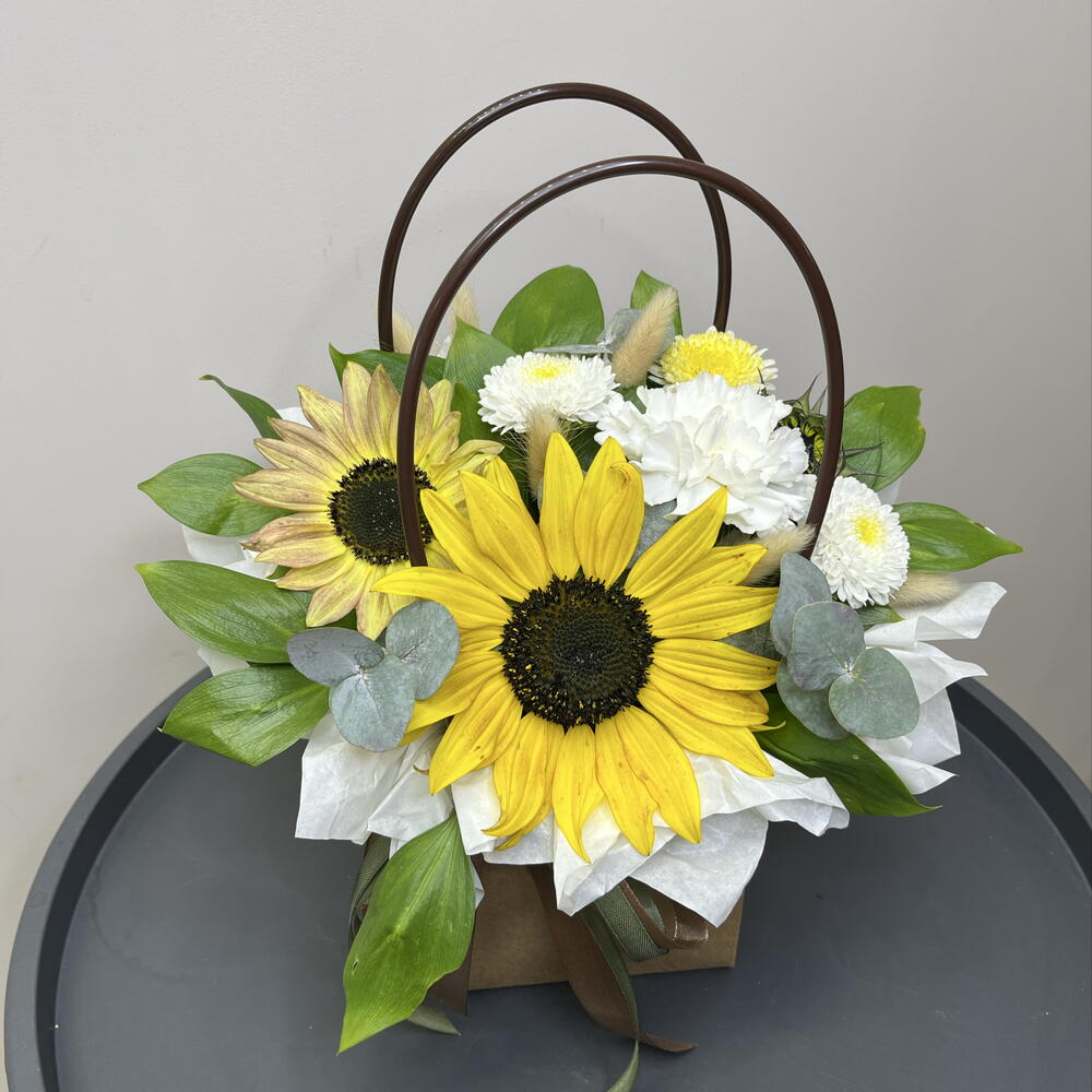 Солнечные подсолнухи в сумочке крафт🌻